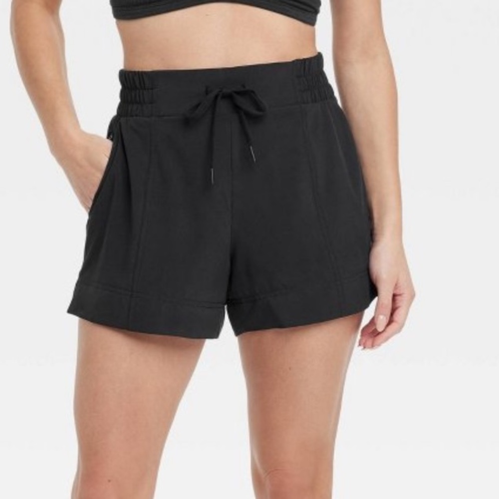 2 Pairs NWT All‎ in Motion Woven Mid Rise 4” Shorts Small
